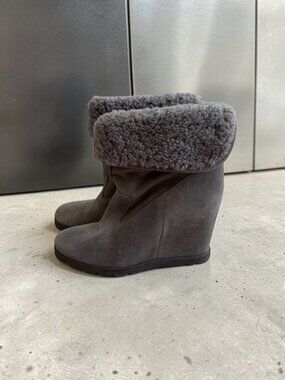 UGG AUSTRALIA Gray Suede Shearling Wedges Boots Size US 8